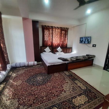 Royal Pamposh Hotel Srinagar  Luaran gambar