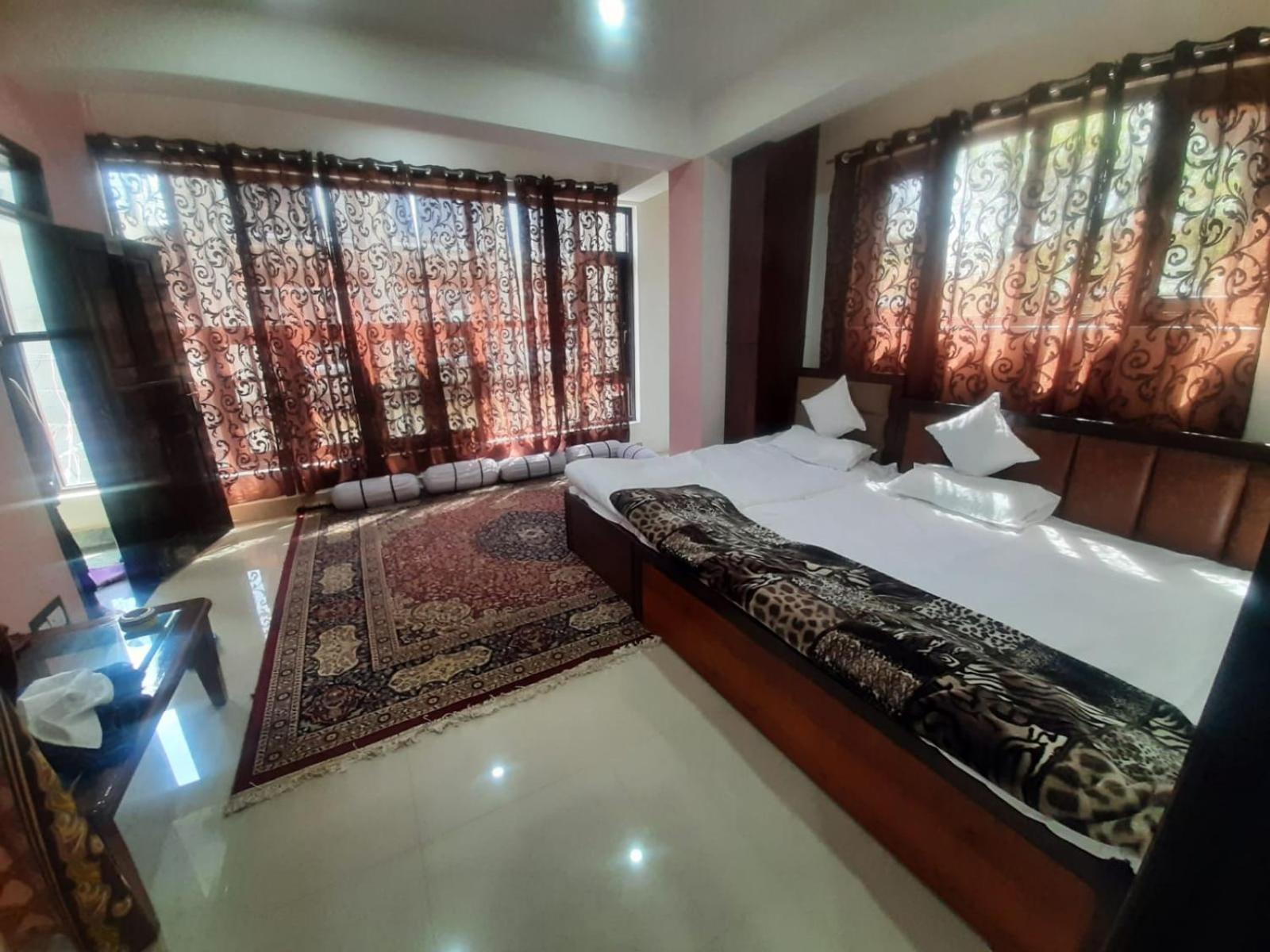 Royal Pamposh Hotel Srinagar  Luaran gambar