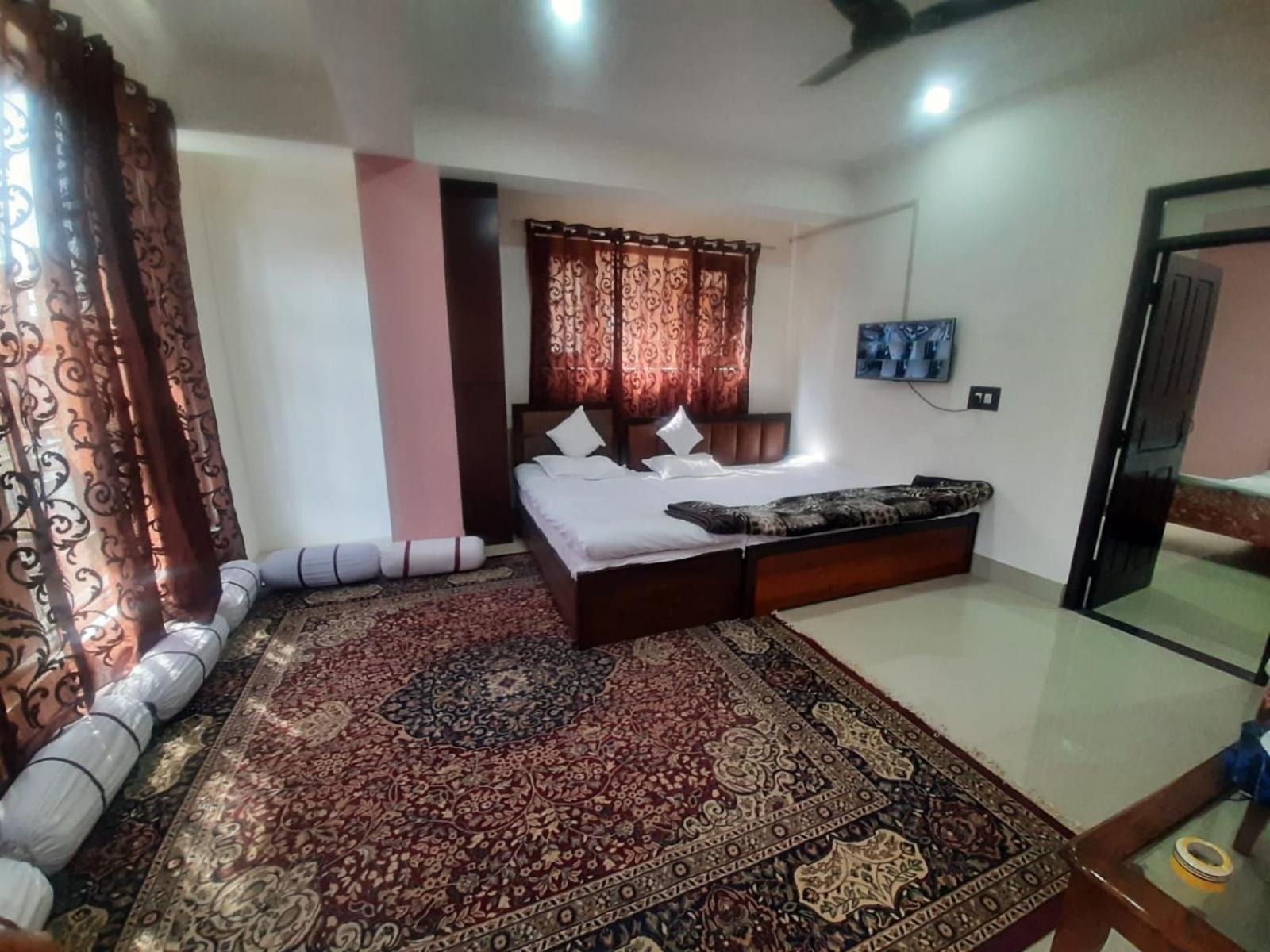 Royal Pamposh Hotel Srinagar  Luaran gambar